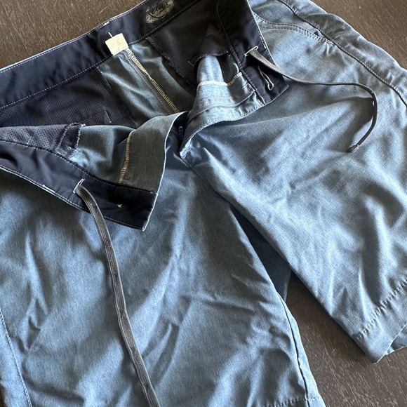 Tommy Bahama Men’s Relax Board Shorts - Picture 3 of 5